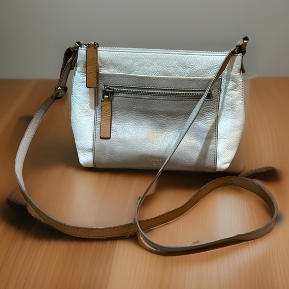 Fossil Leather Crossbody Women's Adjustable Handbag Purse Cream And Taupe - Picture 1 of 10